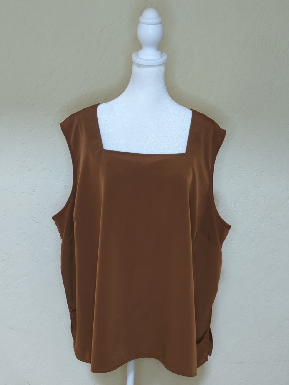 Susan Graver Brown Box Woven Satin Square Neck Sleeveless Top Size 3X